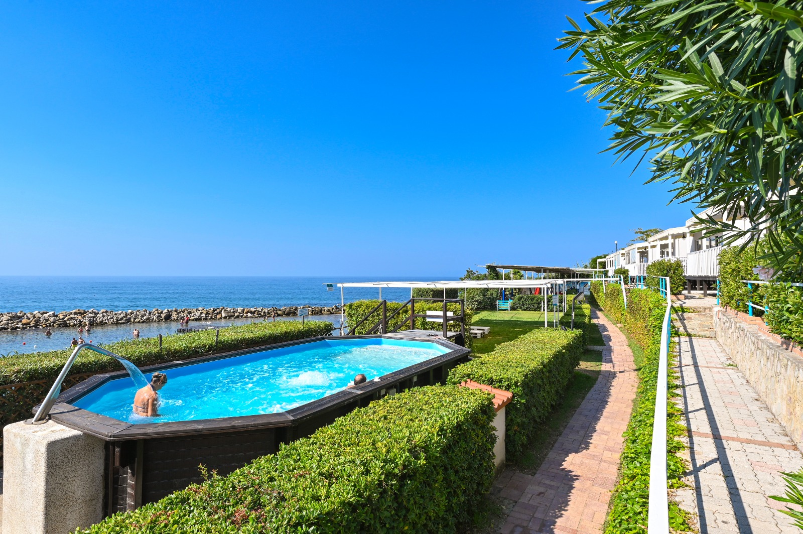 Piscina Idromassaggio Baia del Silenzio